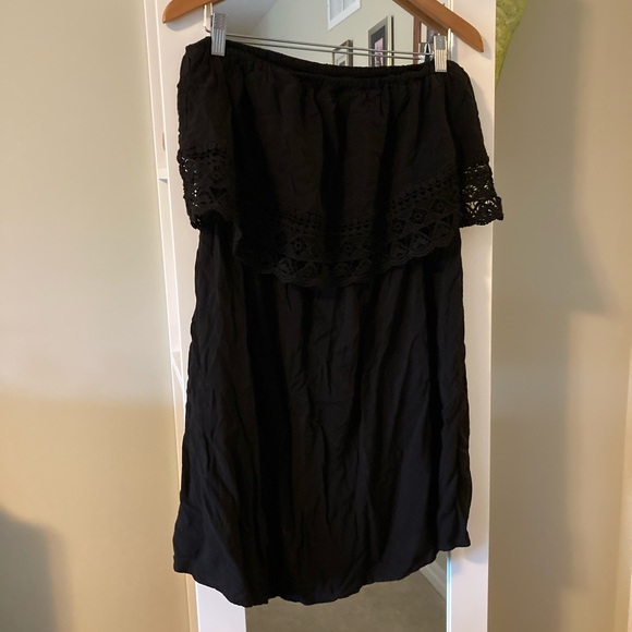 Xhilaration Dresses & Skirts - Black cotton strapless dress with lace edging